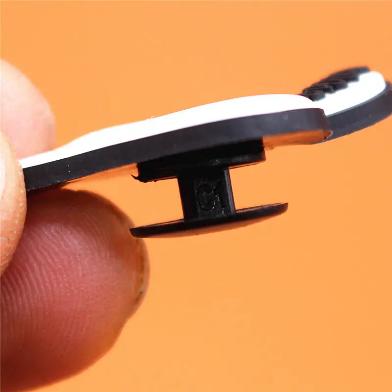 Single Sale: 1pc Cartoon Ghost Shoe Buckle - PVC Halloween Charm Decoration for Clogs, Ideal for Kids' Party Gifts