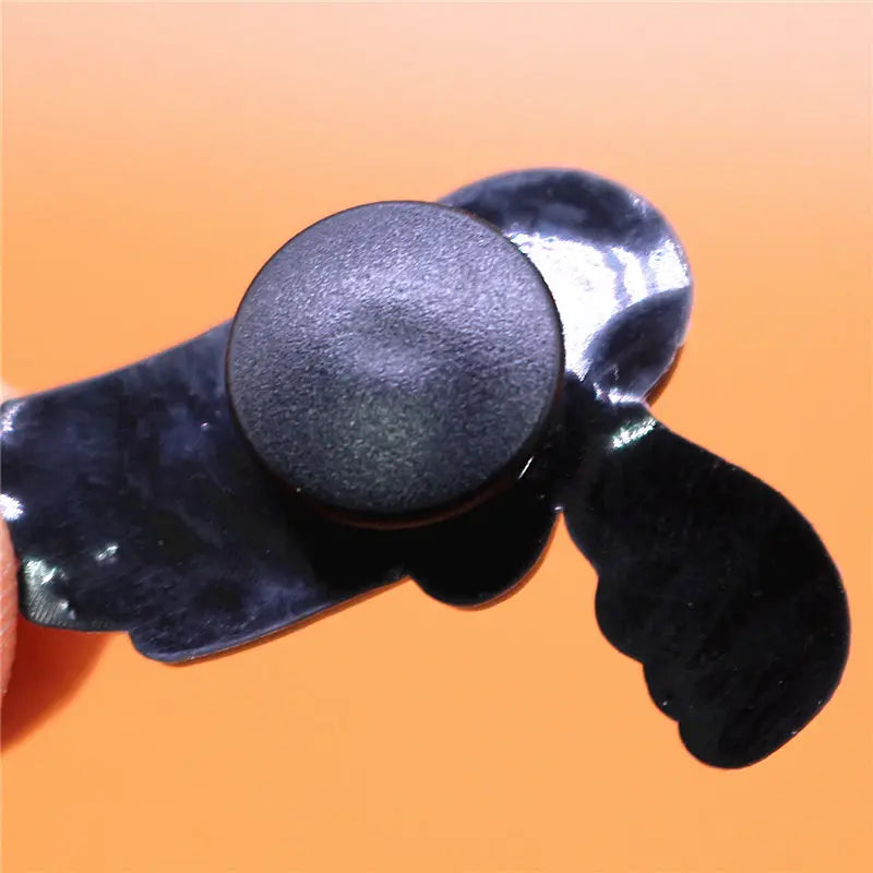 Single Sale: 1pc Cartoon Ghost Shoe Buckle - PVC Halloween Charm Decoration for Clogs, Ideal for Kids' Party Gifts